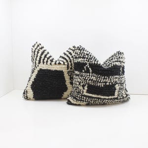 Juego de 2 almohadas marroquíes vintage 100% lana, almohada absolutamente hermosa, almohada de suelo, diseño marroquí bereber para el hogar, hecho a mano Kilim bereber 2P2528