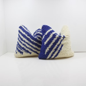 Juego de 2 almohadas marroquíes vintage 100% lana, almohada absolutamente hermosa, almohada de suelo, diseño marroquí bereber para el hogar, hecho a mano Kilim bereber 2P2496