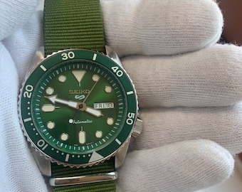 SEIKO 5 Sports Automatic 4R36-07G0 With Day and Date Dial SEIKO 5 Sports Automatic 4R36-07G0 With Day and Date Dial