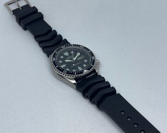SEIKO divers 200m watch 42mm automatic watch with silicone strap