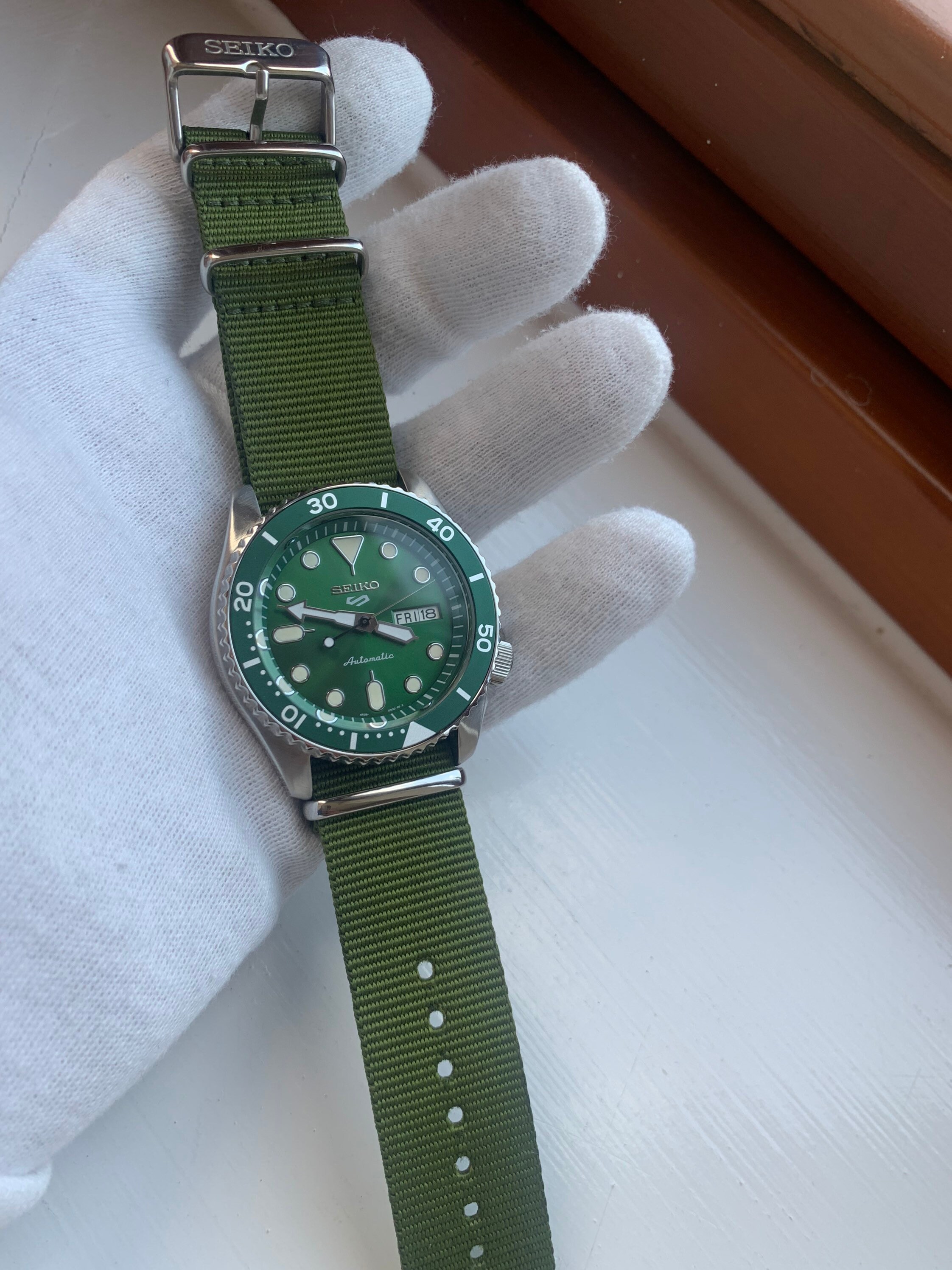 SEIKO 5 Sports Automatic 4R36-07G0 With Day and Date Dial