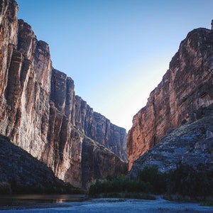 Santa Elena Canyon - Big Bend Nationalpark, Landschaftsdruck, Naturdruck, Reisefoto, Wüstendruck, Wandkunst, Marfa, Rio Grande