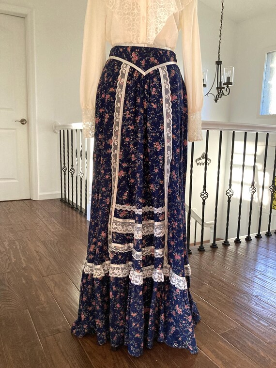 1970s Gunne Sax Maxi Skirt Dark Blue Calico Vintage P… - Gem