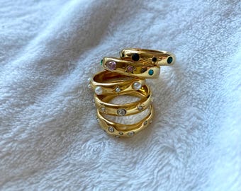 Anillos apilables chapados en oro de 18 quilates con cristales y piedras preciosas – Resistente al agua y al deslustre. Anillo Celestial.