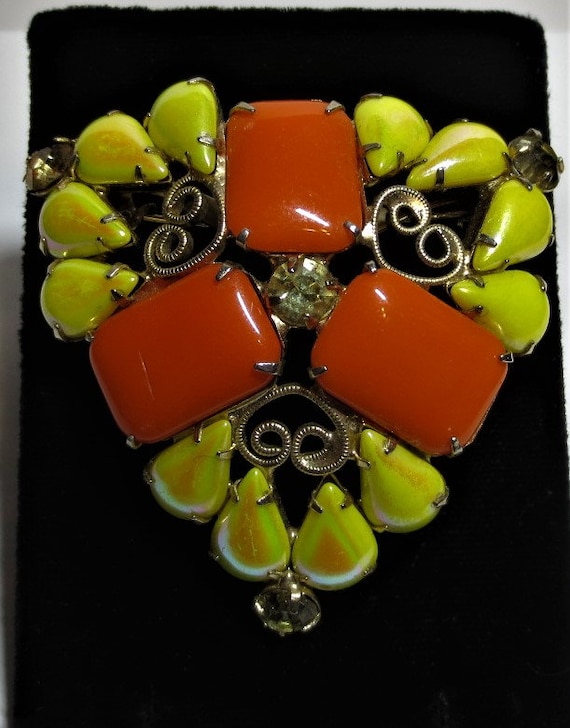 Vintage 1960's Triangulat Brooch in Golden Yellow… - image 1