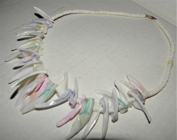 1980's Shell Necklace with blue, green, yellow an… - image 3