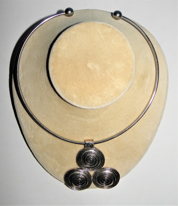 1970's Modernist cuff choker necklace. Triple swi… - image 2