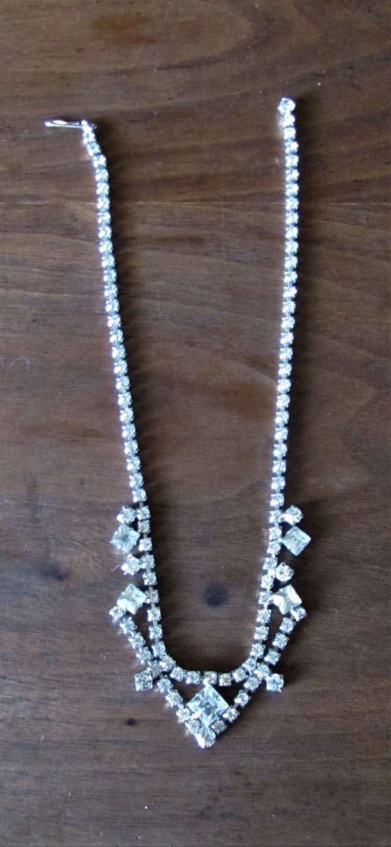 Lovely Deco Style Rhinestone Choker Necklace. 15"