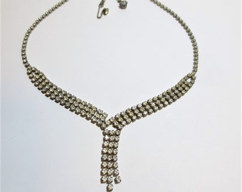 Fun Vintage Rhinestone Choker Necklace. 1950's Hook Closure. 17"