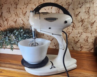 1950s Hamilton Beach Model G Electric Stand Mixer with Bowl | Vintage