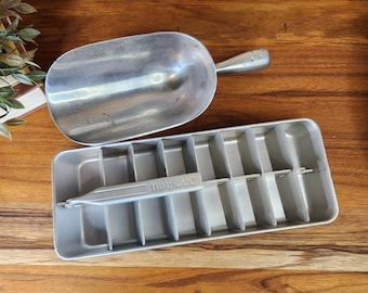 Mid-Century Retro Hotpoint Ice Cube Tray and Scoop Metal
