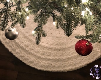 Crochet Christmas Tree Skirt, Rustic decor, farmhouse decor, white tree skirt, chunky knit, family heirloom, neutral decor