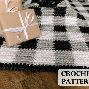 PATTERN - Cozy Cabin Tree Skirt, Crochet Pattern, Buffalo Plaid, Gingham, Crochet Christmas Tree Skirt, Farmhouse Decor