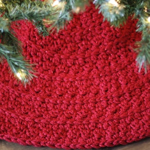 Crochet Christmas Tree Skirt, Rustic decor, farmhouse decor, white tree skirt, red tree skirt, family heirloom, first Christmas, chunky knit