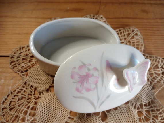 Butterfly Trinket Dish with Lid - image 3