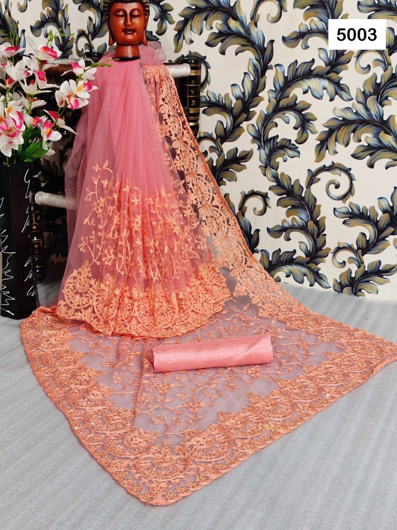 Heavy Women soft net saree with hain stitch Work With Beautiful Diamond Work and Pandadi Work