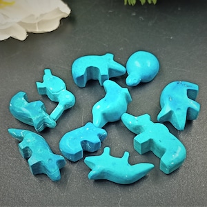 ターコイズミニ彫刻動物石、クリスタルクリーチャー、ミニハンドカービングドリル動物、女性用ネックレス、ジュエリーメイキングストーン、ギフトアイデア