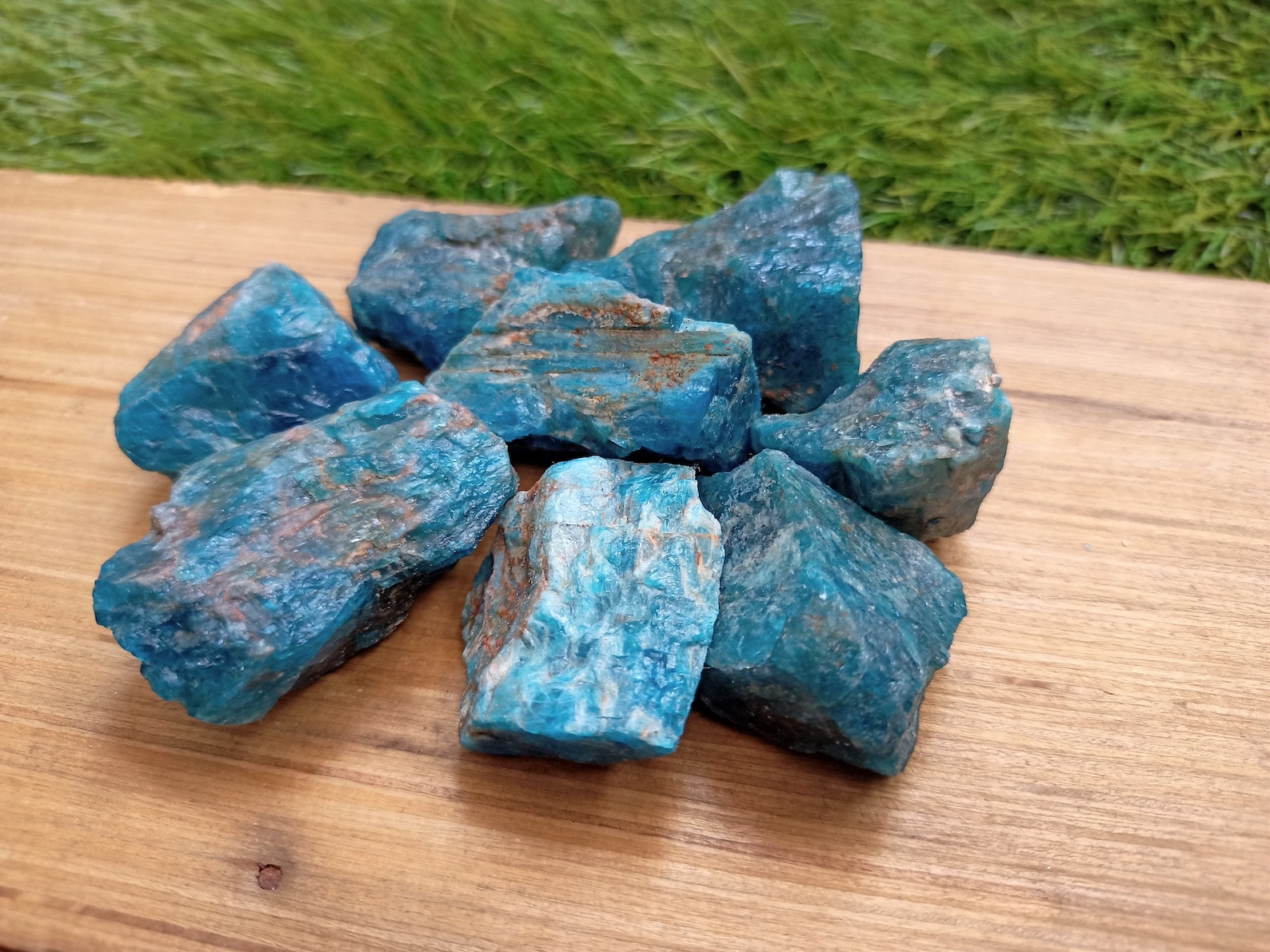 Cristaux D'Apatite Naturelle - Lot De 23 Carats - Occasion (déjà Montés Ou Portés)