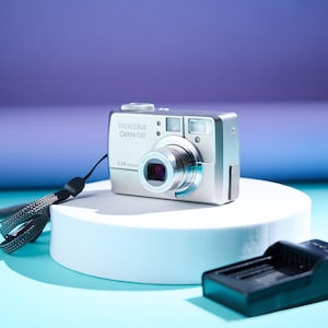 Pentax Optio Digital Camera: 3MP, 2000s Style, Working Condition, Battery Included