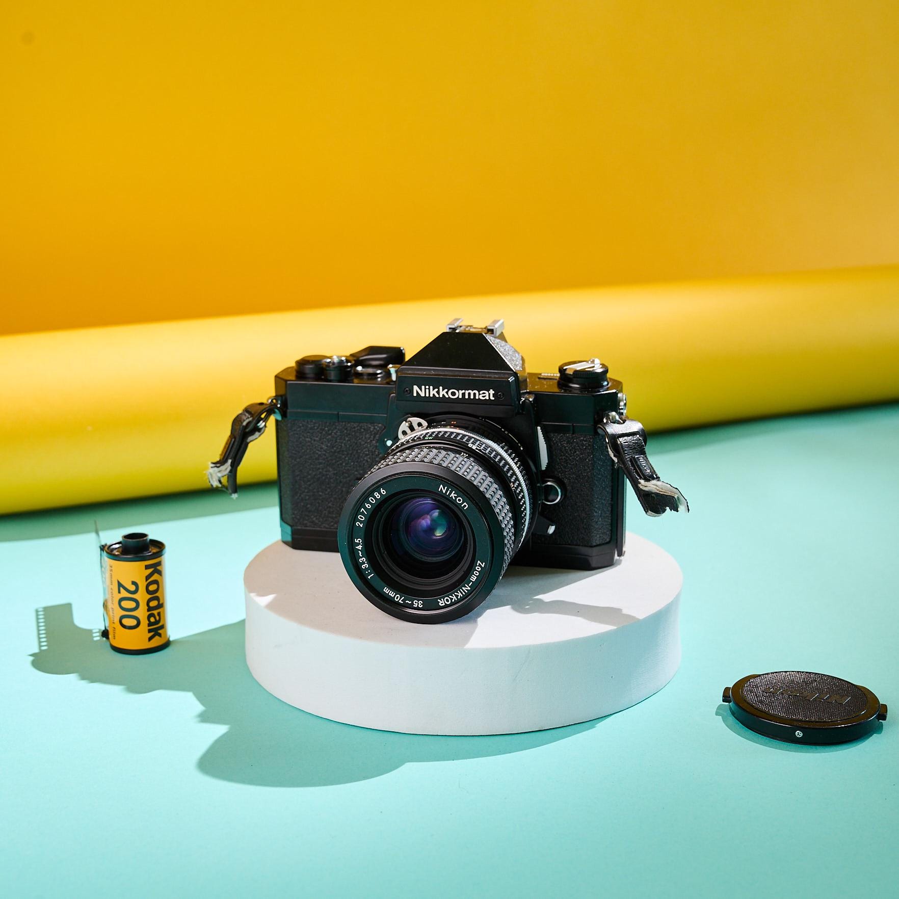 ヴィンテージ Nikkormat FT2 35 mm フィルムカメラ：Nikon ズーム