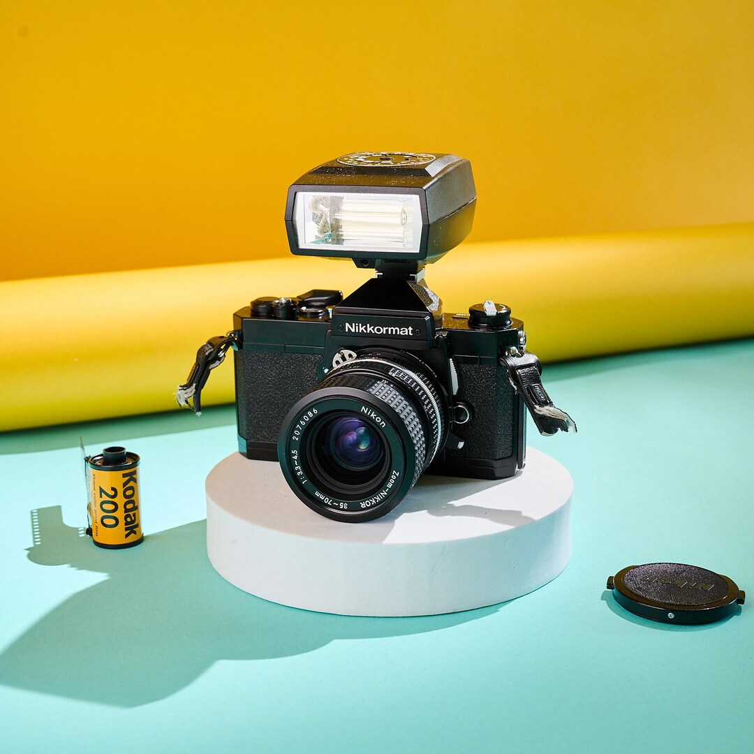 ヴィンテージ Nikkormat FT2 35 mm フィルムカメラ：Nikon ズーム