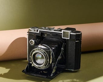 Zeiss Super Ikonta 80mm f2.8 Tessar Medium Format Folding Rangefinder camera in excellent working condition (Tested)