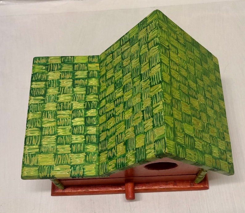 Curated visual reference: Fresh Look at Tropical Style Wooden Birdhouse Decor