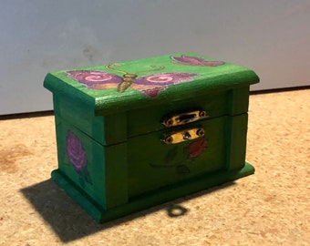 Small Wood Box w/Butterflies