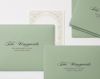 Sobres para invitaciones de boda - Impresión de direcciones personalizadas - Sobres con caligrafía moderna - Papelería personalizada - Boda minimalista