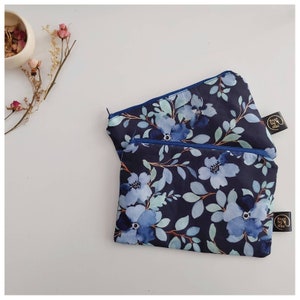 Monedero de algodón floral azul / Lindo mini maquillaje hecho a mano y billetera / Monedero de cremallera colorido con forro divertido perfecto para un regalo