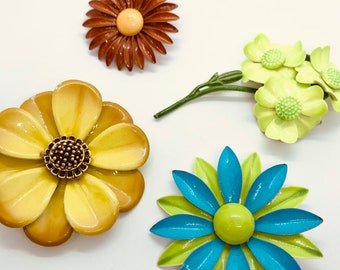 Mod Flower Power Pins | Sixties Vintage