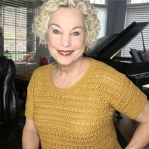 Golden Cross Pullover - Designer Sample Handgemacht von Jeanne