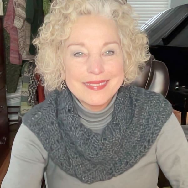 Easy Lacy Cowl