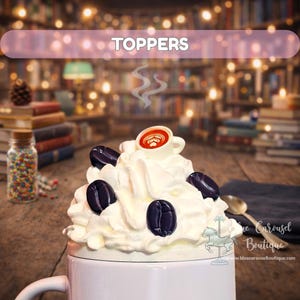 Adorno para taza de crema batida / Decoración para barra de café / Decoración para bandeja de varios niveles / Decoración de postre horneado falso / Regalo novedoso y original / Barra de chocolate caliente