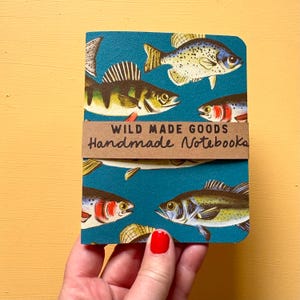 Carnet de notes vierge à motifs de poissons de lac, journal intime, papeterie d'aventure, livre d'art canadien illustré, petit bloc-notes artisanal, bloc-notes