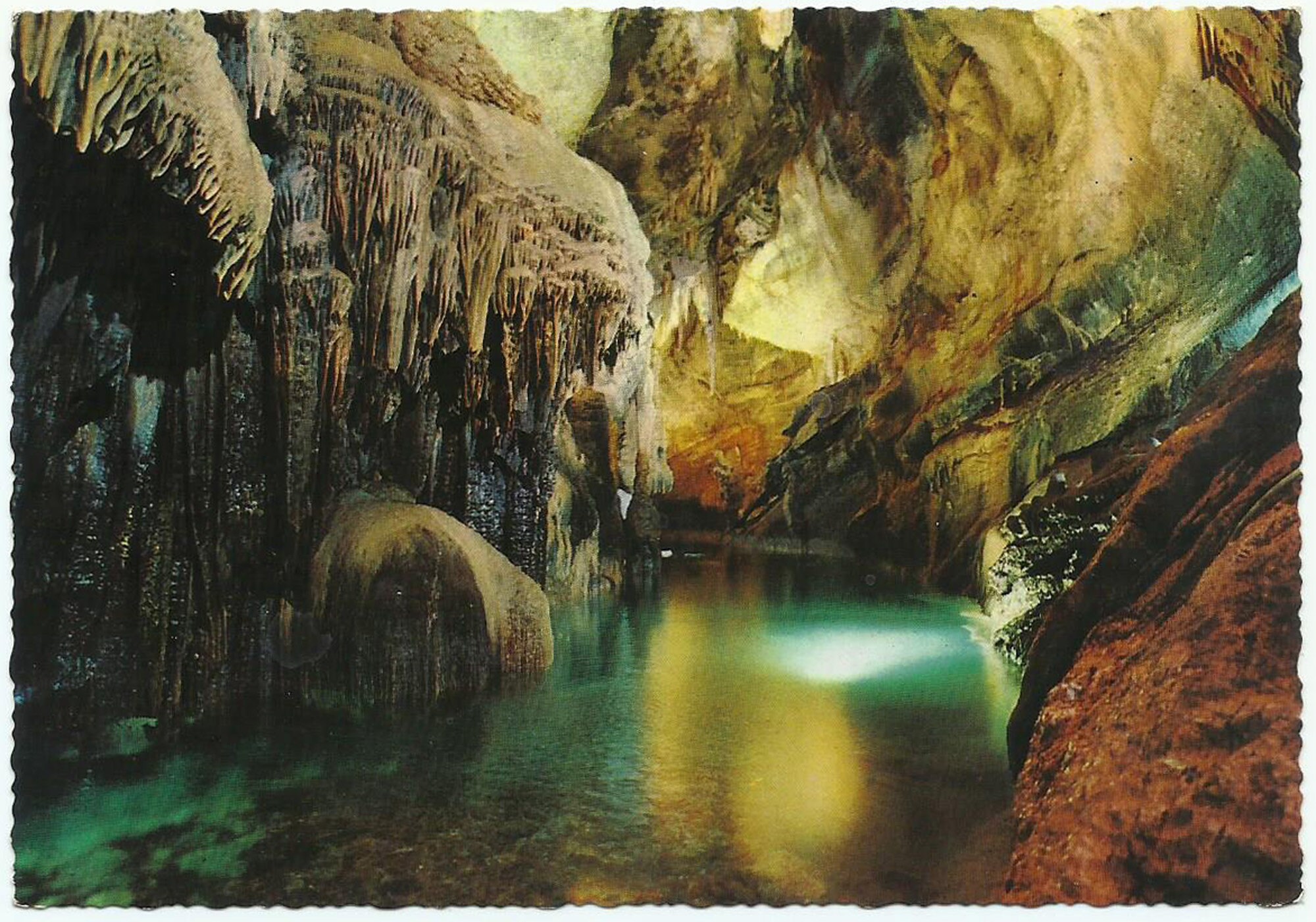 Jeita Grotto Wallpaper
