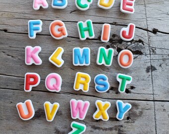 crocs jibbitz letters