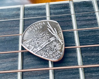 Coin guitar pick from a USA State Quarter (25 cents); plectrum; plectron - makes a wonderful gift! With Keychain!