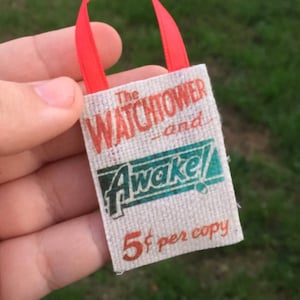 Mini répliques magnétiques de sacs vintage Watchtower et Awake