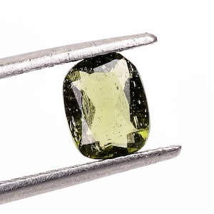100% Natural Moldavite Oval Crystal Moldavite Genuine Moldavite Meteorite, Green Moldavite Brilliant Cut Moldavite, 7X5.5 mm,  Birthday Gift