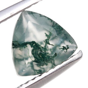 Natural Moss Agate Gemstone: Trillion Cut, Green Crystal (7x7mm)