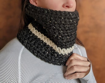 Handgemaakte sjaal, zwart met witte streep