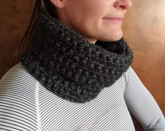 Handgemaakte sjaal, houtskool