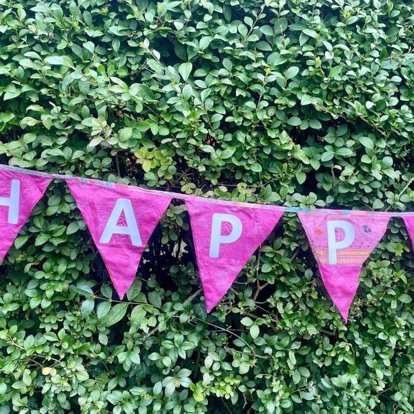 Wimpelkette „Alles Gute zum Geburtstag“ aus handgefertigten Upcycled-Sari-Bannern, Girlanden und Wimpeln für Partydekoration und Heimdekor-Geschenk