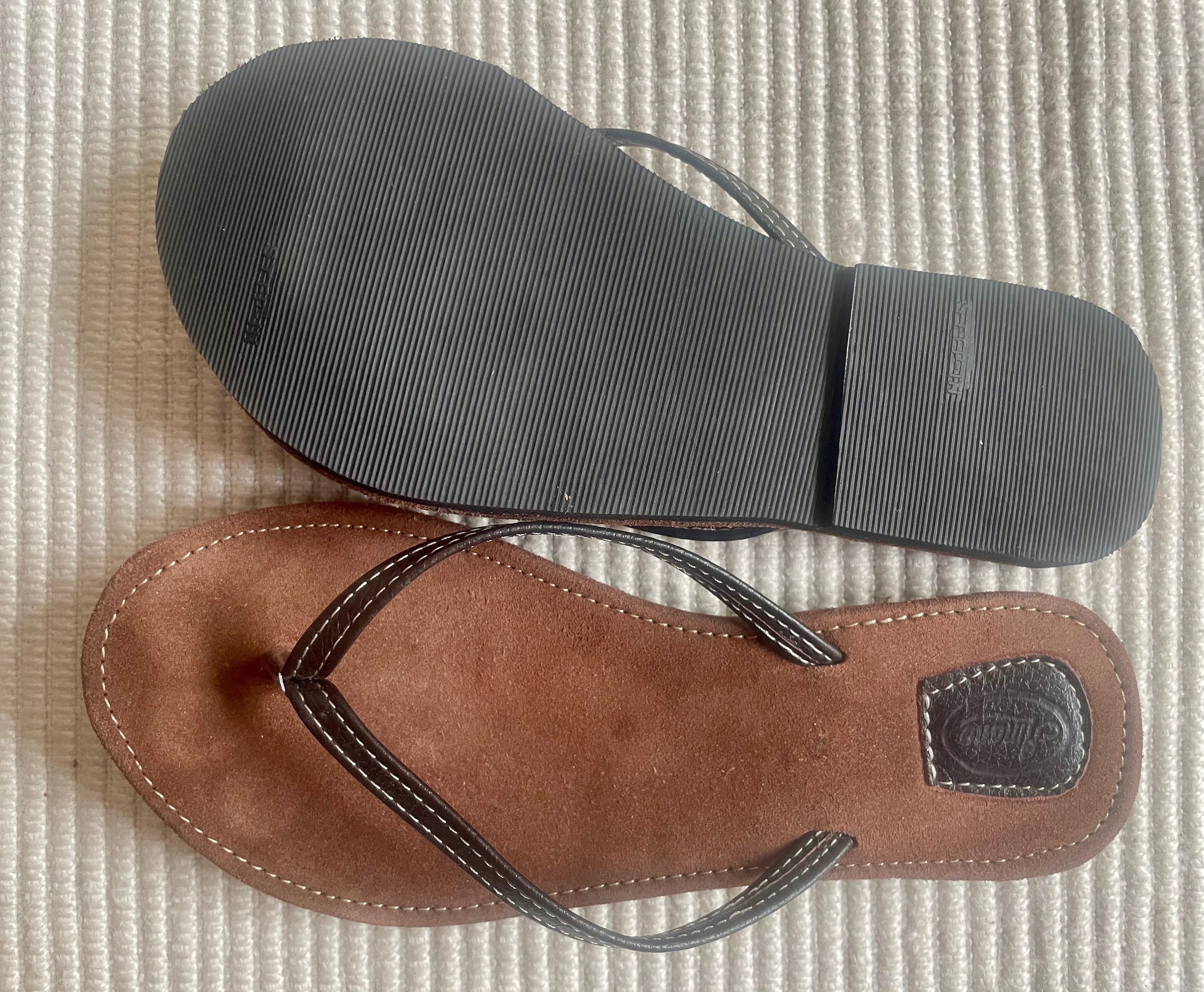Leather flip flops