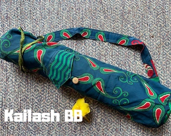 Upcycled Sari Yogamatten Tasche: Handgefertigte recycelte Seide, geknöpfte Tasche für Yogi Geschenk