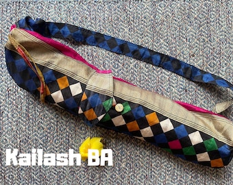 Upgecycelte Sari-Yogamattentasche: Handgefertigt aus recycelter Seide, mit geknöpfter Tasche – das perfekte Weihnachtsgeschenk für Yogis