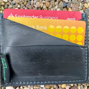 Porte-cartes upcyclé pour chambre à air de vélo fait main à partir de chambres à air VTT 100 % recyclées pour cycliste, cadeau d'anniversaire et cadeau de Noël à vélo
