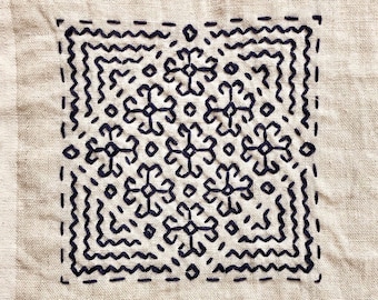 Sashiko Embroidery Pattern - Diamond Flowers - Digital Download PDF Japanese Embroidery