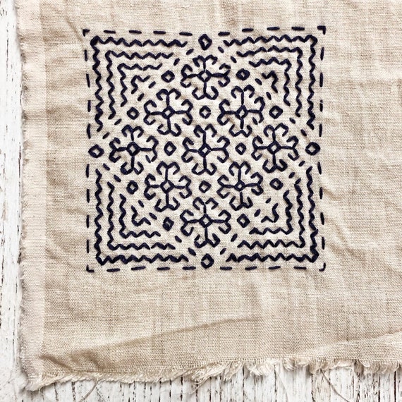 Sashiko Embroidery Pattern - Diamond Flowers - Digital Download PDF Japanese Embroidery